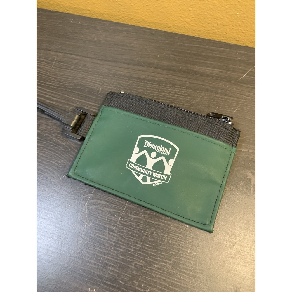 Disneyland Resort Community Watch Lanyard‎ ID Holder Pin Trading